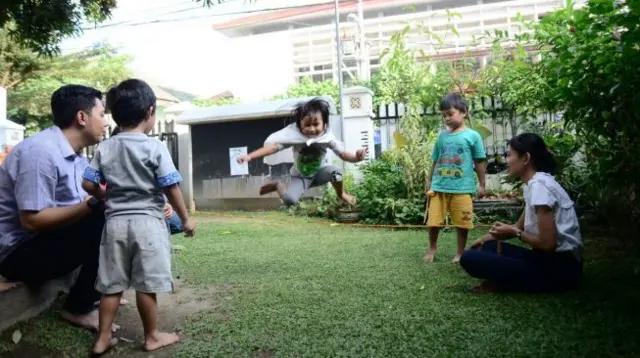 Kegiatan anak di Biro Kemuning Kembar