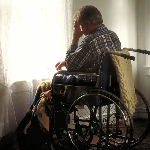 直到不久前，都没有强迫精神病患者接受治疗的法律。