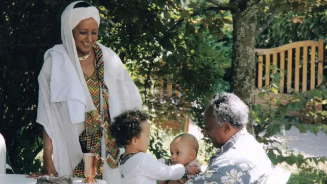 ወ/ሮ ብርሃኔ ከቤተሰቦቻቸው ጋር