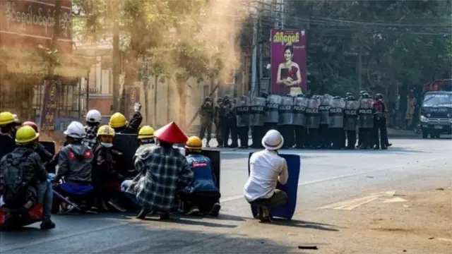 পহেলা ফেব্রুয়ারি সামরিক বাহিনীয় মিয়ানমারের ক্ষমতা নেয়ার পর থেকেই দেশটিতে বিক্ষোভ চলছে