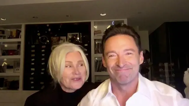 Hugh Jackman y su esposa participaron en la ceremonia mediante una videollamada.