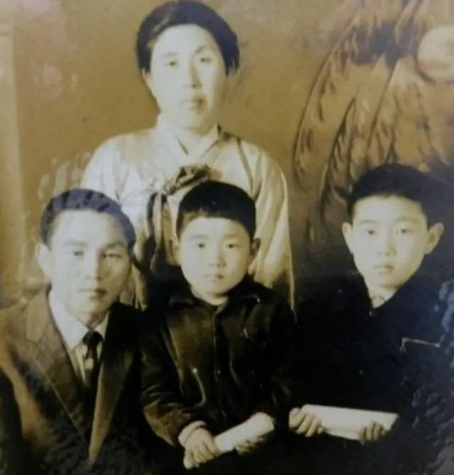 لی جوئنگ پل کا خاندان