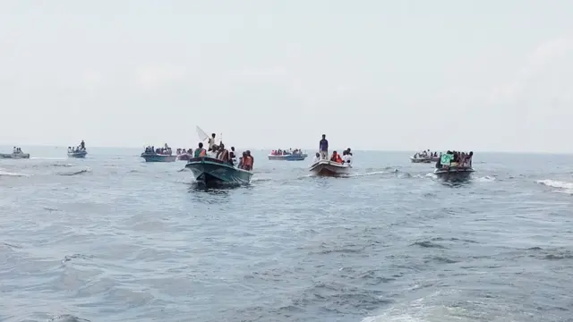 බෝට්ටුවලින් යළි දූපත කරා ගමන් ගත් ආකාරය