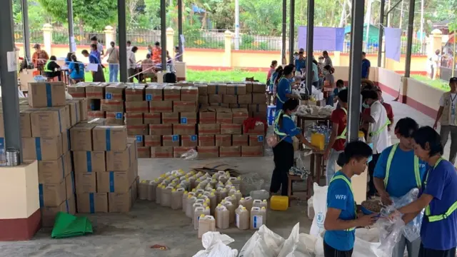 ကယားပြည်နယ်မြို့တော်လွိုင်ကော်အတွင်းက ရပ်ကွက်တွေနဲ့ မြို့အနီးတစ်ဝိုက်က ဒေသတွေဆီကိုသာ လုံခြုံစွာ ဝင်ရောက်ကူညီနိုင်ခွင့်ရရှိထားပါသေးတယ်လို့ WFP က ဆိုပါတယ်။