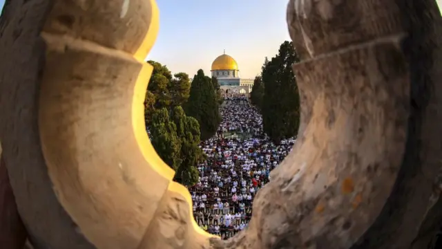 Fələstinlilər Qurban bayramının ilk gününü Qüdsdəki (Yerusəlim) əl-Aqsa məscidində ibadətə toplaşıblar.