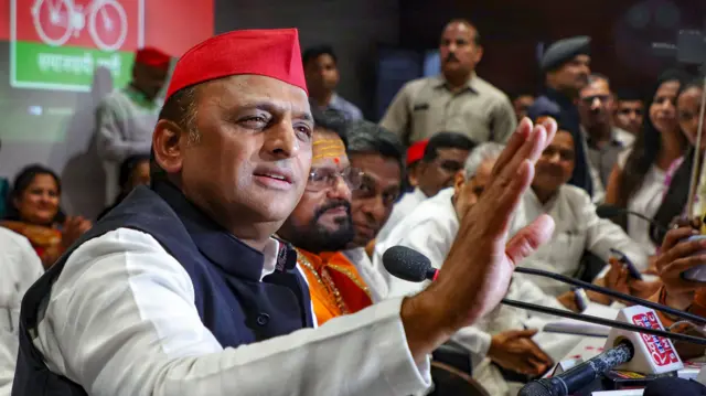 अखिलेश यादव 