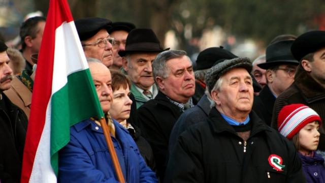 Депутати на Закарпатті заспівали гімн Угорщини. СБУ почала перевірку