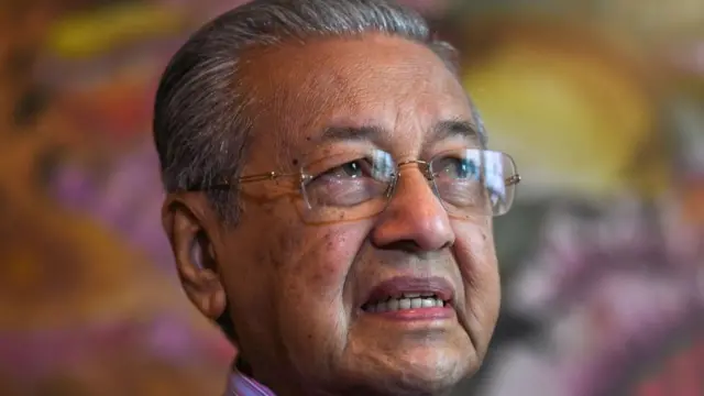 ஐந்து இடைத்தேர்தல்களில் தொடர் தோல்வி: மகாதீர் பதவி விலக நெருக்கடி?