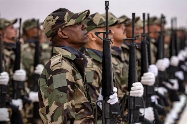 Une rangée de soldats américains