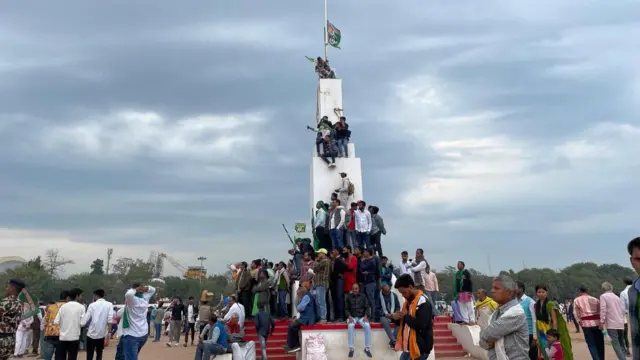 गाँधी मैदान में ज़यादातर लोग तेजस्वी यादव के भाषण को सुनने में ज़्यादा दिलचस्पी दिखा रहे थे.