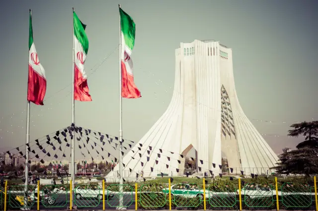 ਅਜ਼ਾਦੀ ਟਾਵਰ