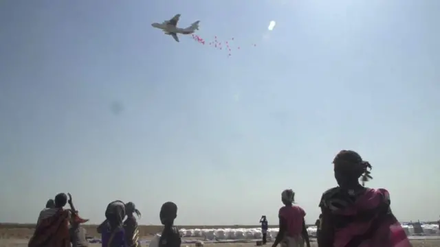 విమానాల ద్వారా సహాయం