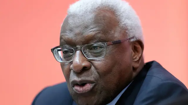 Le Sénégalais Lamine Diack, ancien dirigeant de l'IAAF, est poursuivi en France pour "abus de confiance".