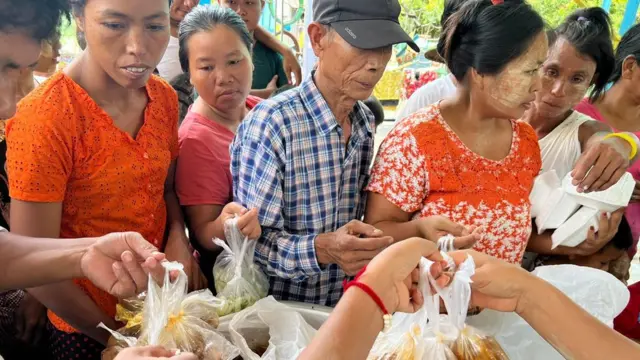 ကျွန်မတို့မှာ အသက်ကလွဲပြီး ဘာမှမကျန်တော့ဘူး