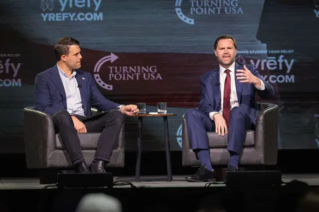 ဒုသမ္မတဂျေဒီဗန့်စ်ကို Turning Point USA ပွဲမှာ တွေ့ရ
