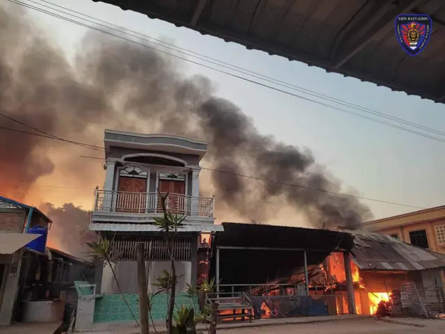 ဒေသခံပြည်သူတွေရဲ့ နေအိမ်တွေ မီးလောင်ပျက်စီး