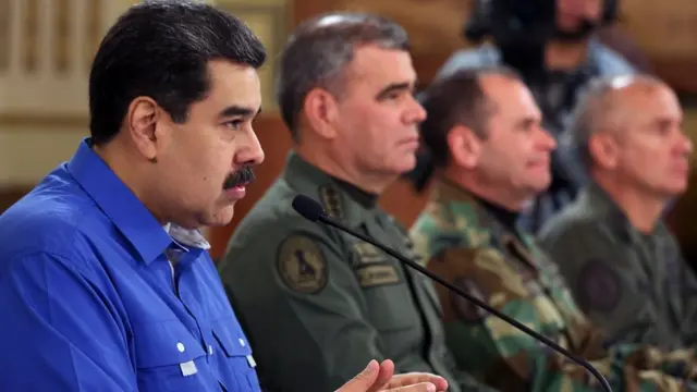 Maduro ao ladocasas à venda no cassino rio grandemilitares