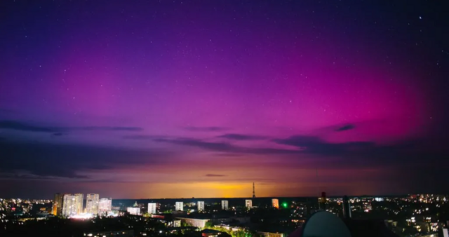 துருவ ஒளிகள்.