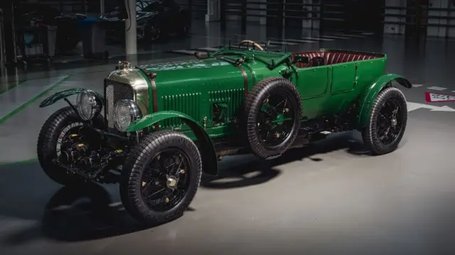 بنتلی مدل «اسپید سیکس» را در سال ۱۹۲۸ تولید کرد