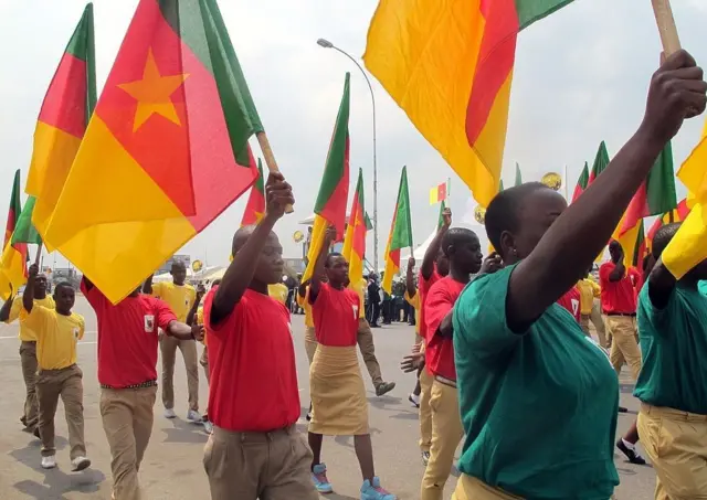 Au Cameroun, l'université de Douala participe à la formation des élites intellectuelles et politiques du pays.