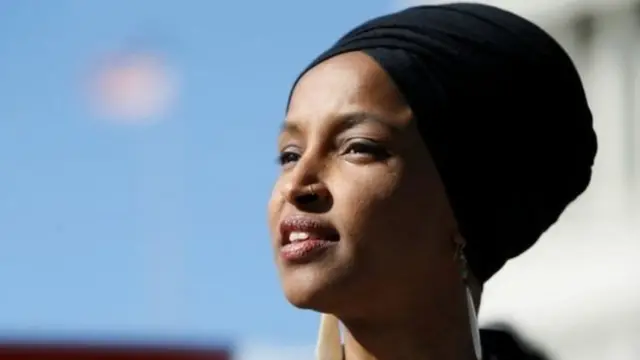 Hadallada Ilhaan Cumar ayaa muran weyn ka dhaliyay Maraykanka