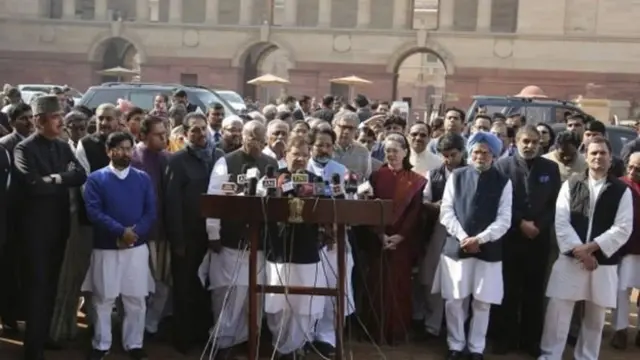 संसद के शीतकालीन सत्र के दौरान विपक्षी दल