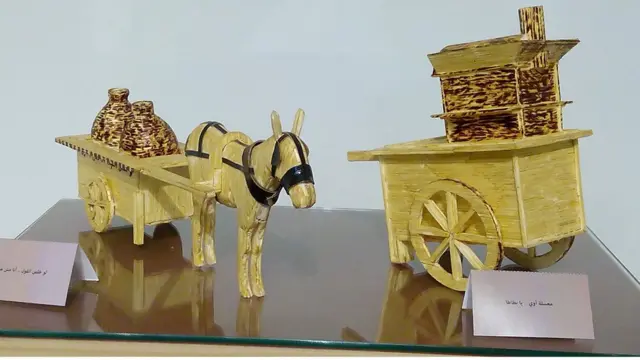 عربة فول وعربة بطاطا