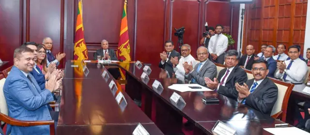 මෙම ක්‍රමය හරහා ව්‍යාපාරිකයින් ලක්ෂ 04 කට පමණ ප්‍රතිලාභ සැලසෙන බවද මාර්ගගත ක්‍රමවේදය ඔස්සේ පැවති සමාරම්භක උත්සවය අමතමින් ජනාධිපති රනිල් වික්‍රමසිංහ පැවසුවේය.