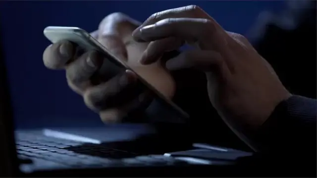 Kwa wale ambao wameibiwa, hatua ya kwanza ni kuzuia laini ya simu