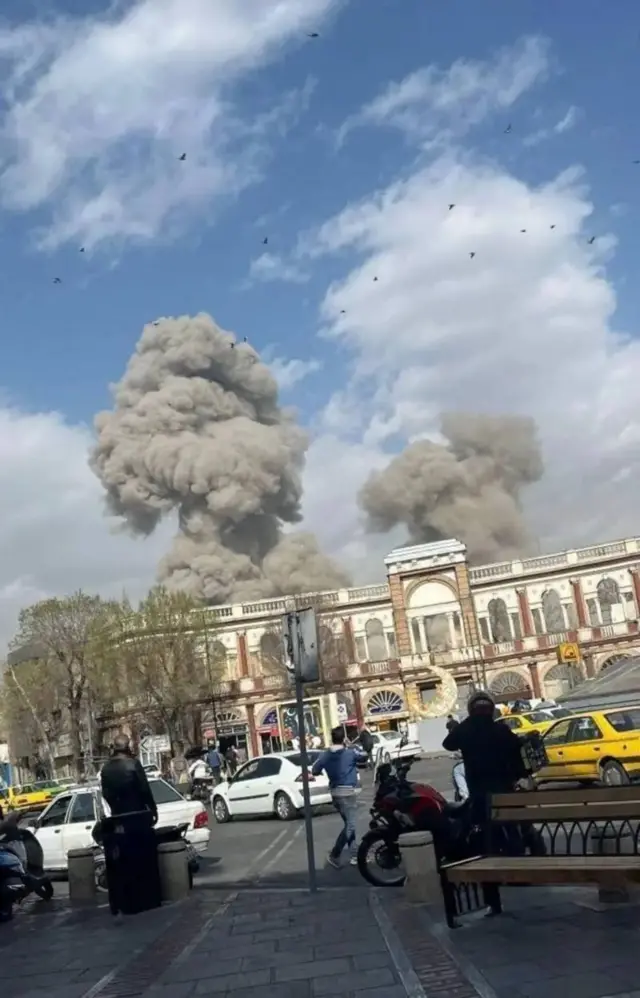 Площа Джомхурі в Тегерані