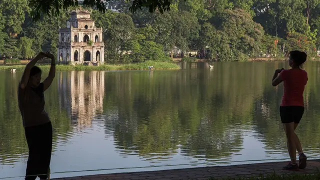 Buổi sớm ở Hồ Gươm