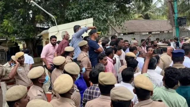 கூட்டம்