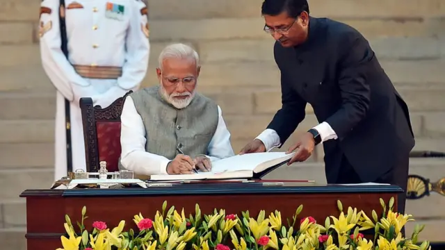 రెండోసారి ప్రధానిగా బాధ్యతలు చేపడుతున్న మోదీ