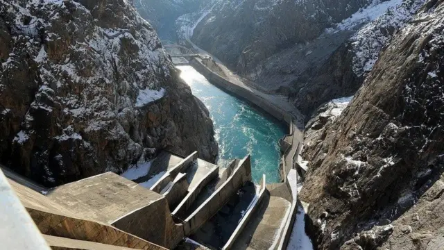 Токтогул ГЭСиндеги суунун көлөмү 2021-жылдын 21-июнуна карата 10 млрд 910,88 млн кубометр болду.