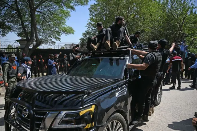 பாகிஸ்தான் இம்ரான் கான்