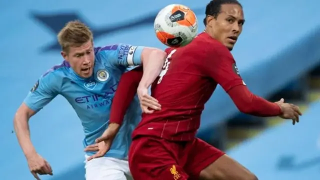 لاعب ليفربول فان دايك