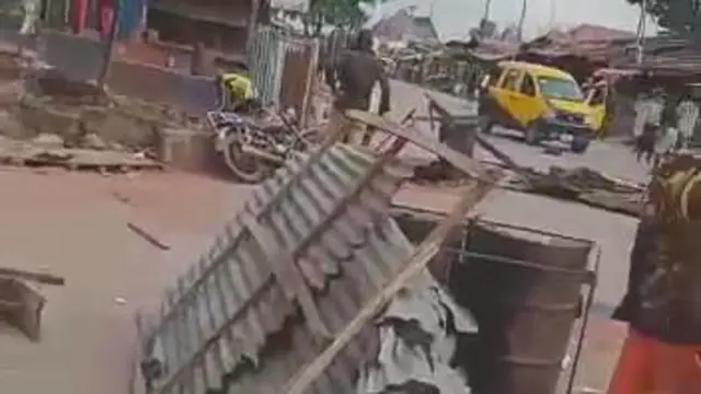 Ụmụokoroọbịa Abatete na-eme ngagharịiwe
