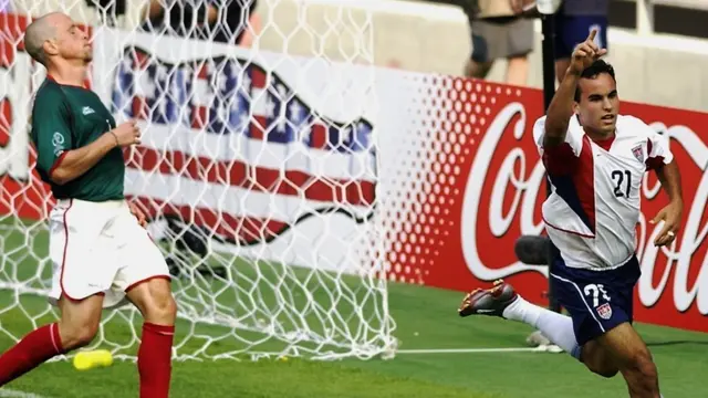 Donovan celebra un gol