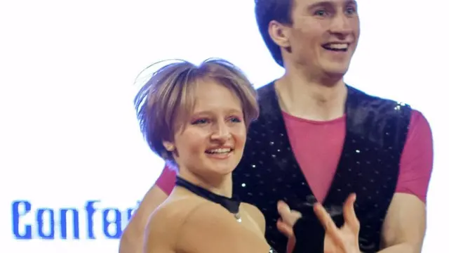 Katerina Tikhonova đứng thứ năm tại sự kiện khiêu vũ rock n 'roll quốc tế vào năm 2013