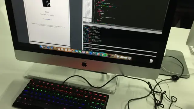 Computadora de la Universidad 42