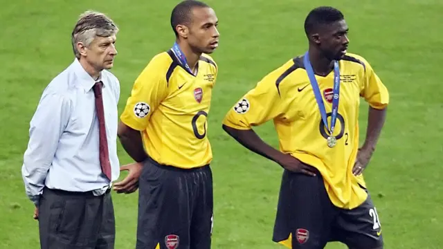 Arsene Wenger pẹlu thiery Henry ati Kolo Toure