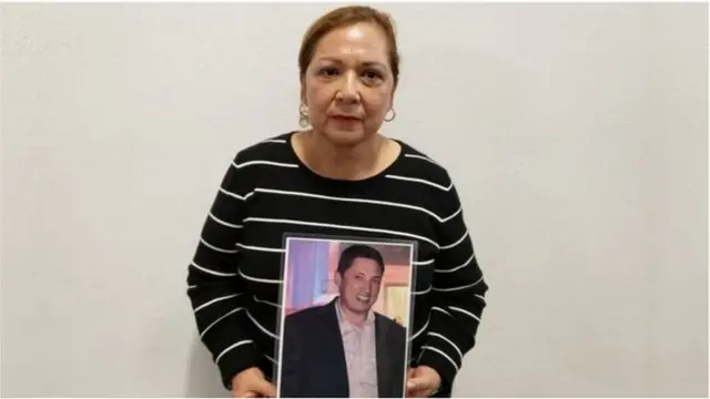 আট বছর ধরে সন্তানকে খুঁজছেন এই মা