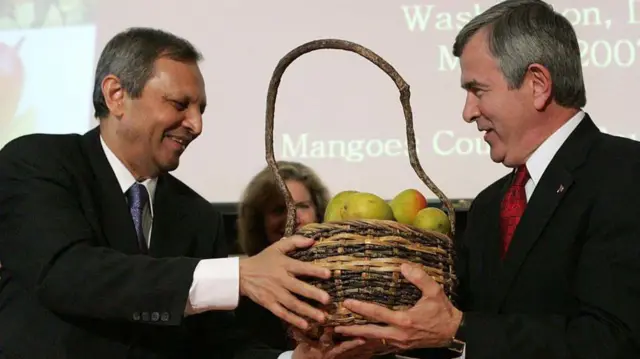 फलों का कूटनीतिक महत्व