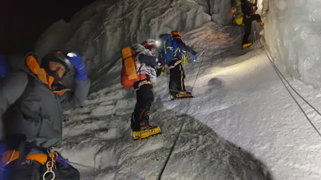 எவரெஸ்ட் சிகரத்தை தொட்ட முதல் தமிழ் பெண் முத்தமிழ்செல்வி