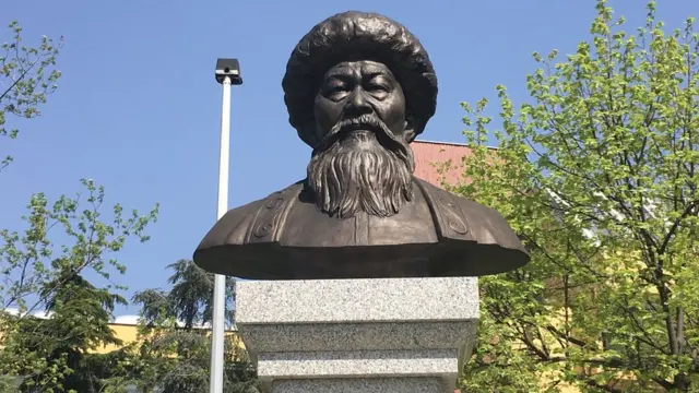 Bista kazahstanskog pesnika Žamila Žabajeva na Novom Beogradu