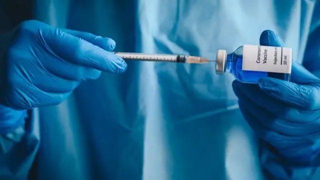 કોરોનાના તમામ વૅરિયન્ટ સામે લડી શકે એવી કોરોના વાઇરસ રસી અંગે વૈજ્ઞાનિકો શક્યતા પ્રગટ કરે છે.