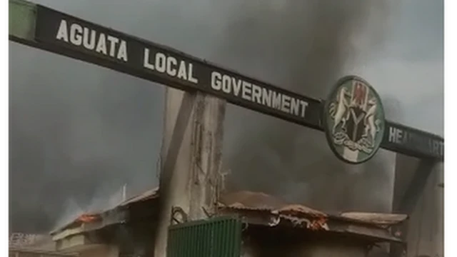 Isi ụlọọrụ okpuruọchịchị Aguata nke Anambra steeti na-agba ọkụ