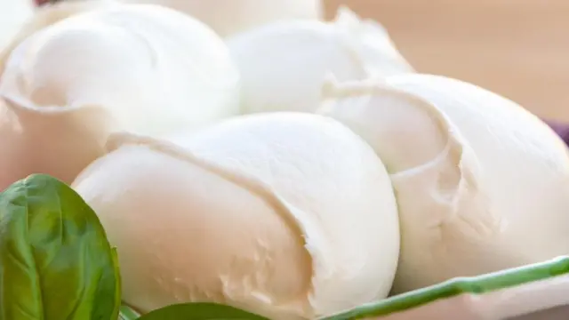 Моцарелу буффало піца