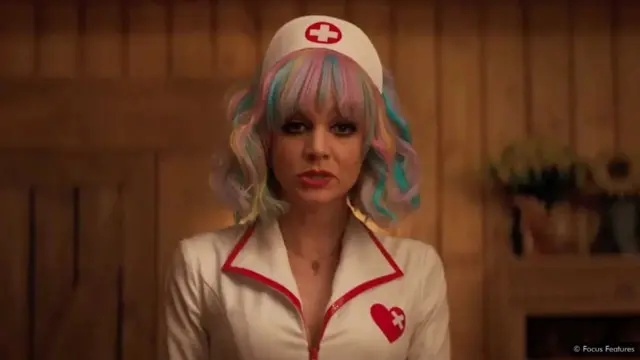 Carey Mulligan dalam Promising Young Woman