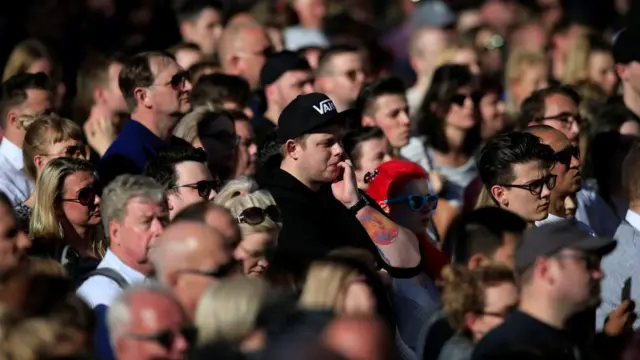 Служба в церкви